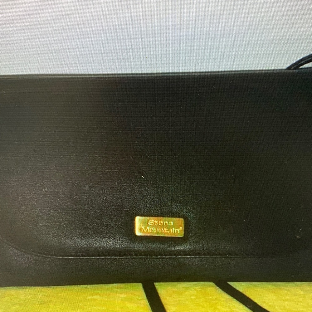 New Stone Mountain Leather Purse